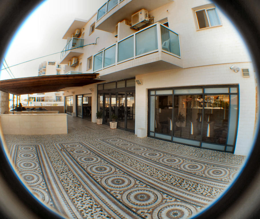 Sea Hotel And Restaurant Nahariya Bagian luar foto